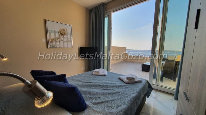 Holiday Let Malta Bugibba Penthouse bay square penthouse