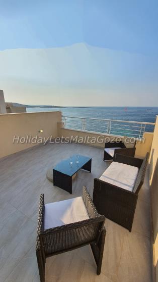 Holiday Let Malta Bugibba Penthouse bay square penthouse