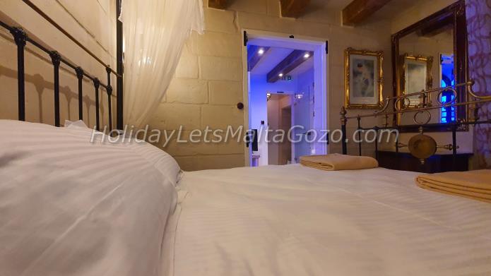 Holiday Let Malta Valletta Apartment st. john suite